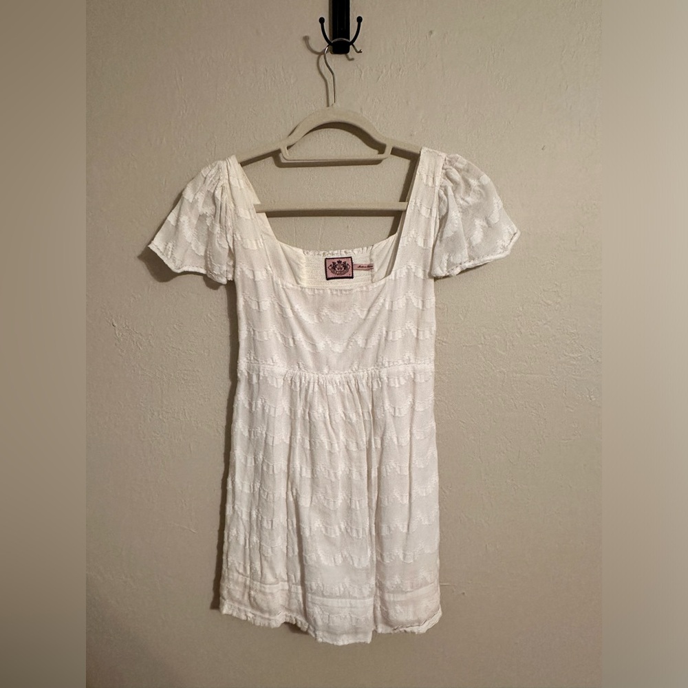 Juicy Couture white cotton cap sleeve top with bow tie on back
